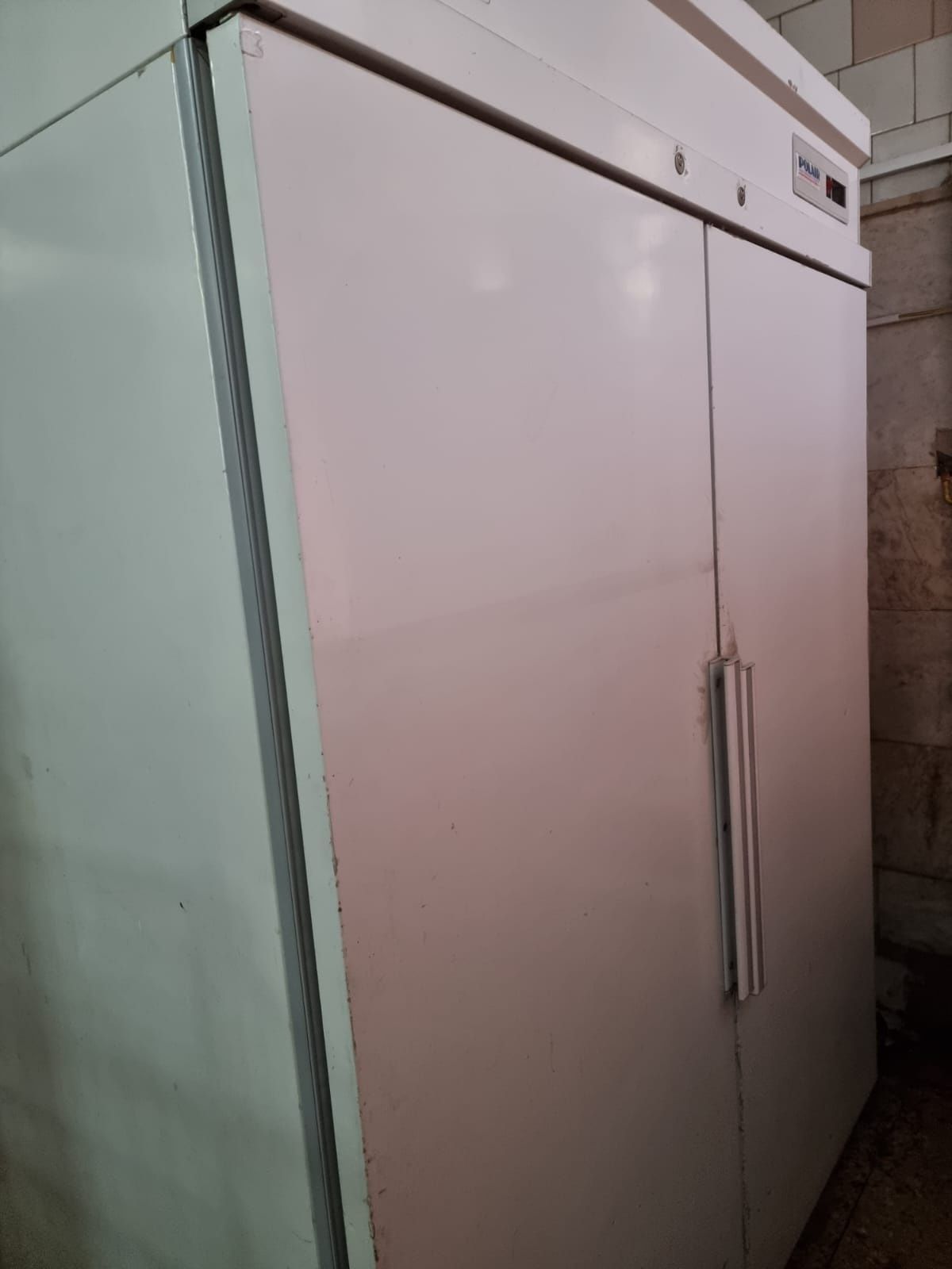 Продам холодильный шкаф POLAIR