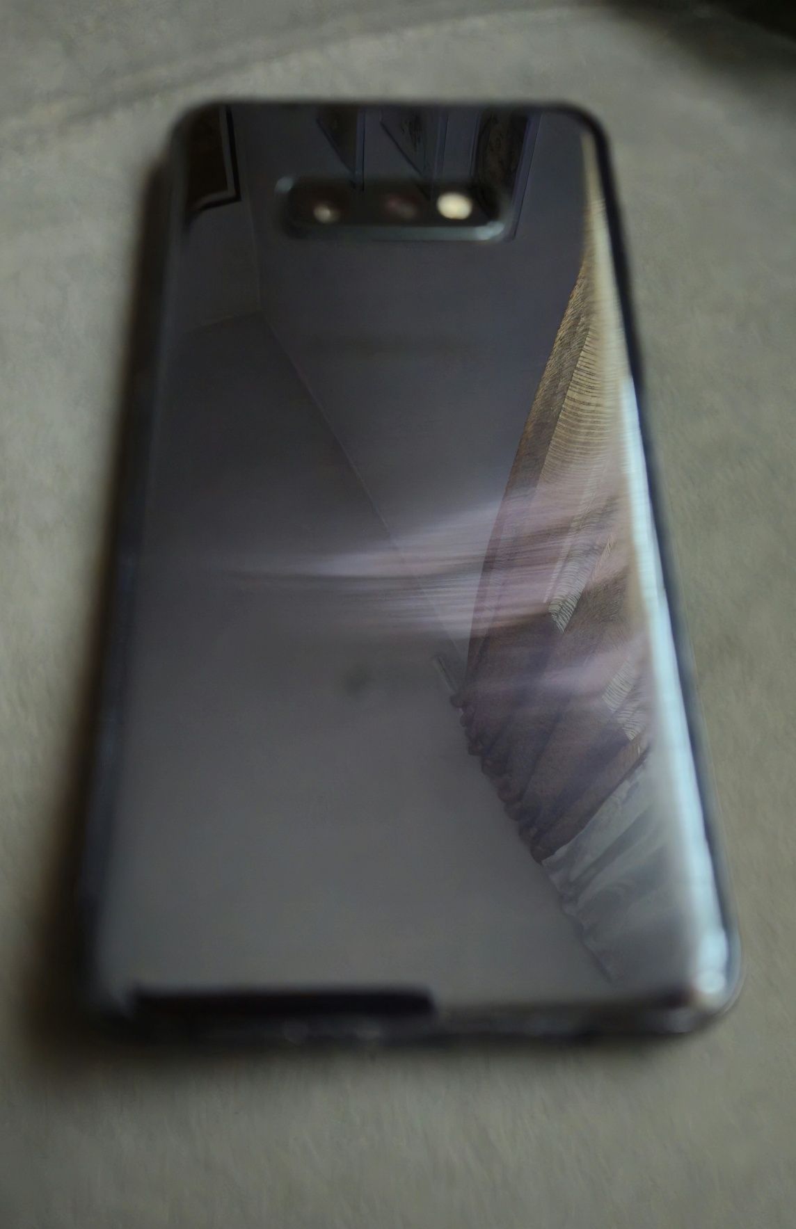 Самсунг с10е/ Samsung s10e