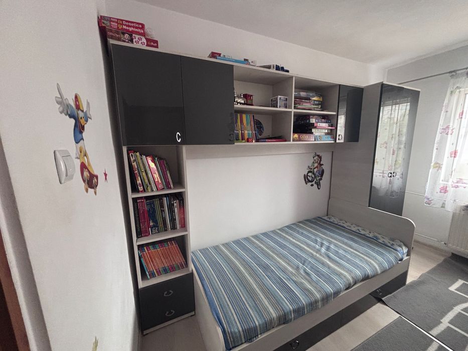 Dormitor single complet (pat, mobila, saltea)