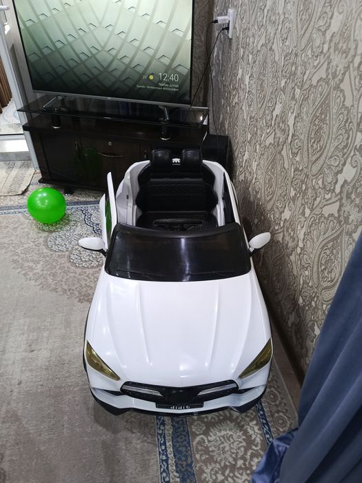 Bollalar uchun moshina va skutir