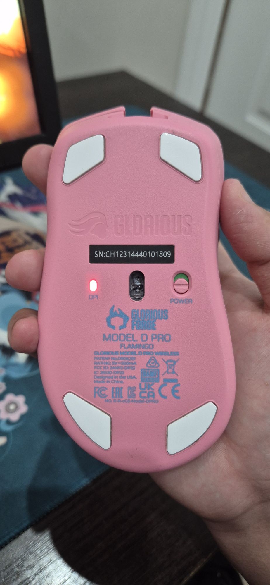 Продам игровую мышь Glorius model D PRO Flamingo
