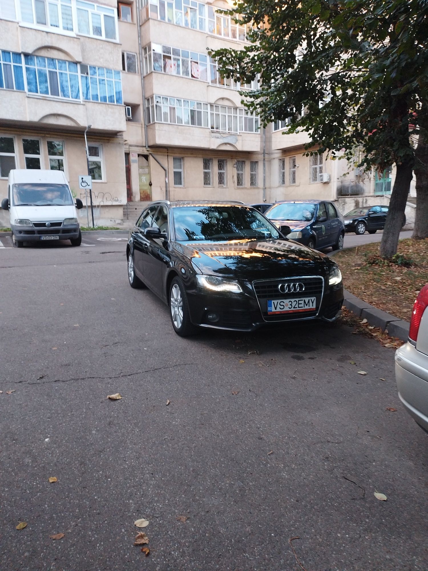 Audi A4 B8 2009 2.0 143 cp