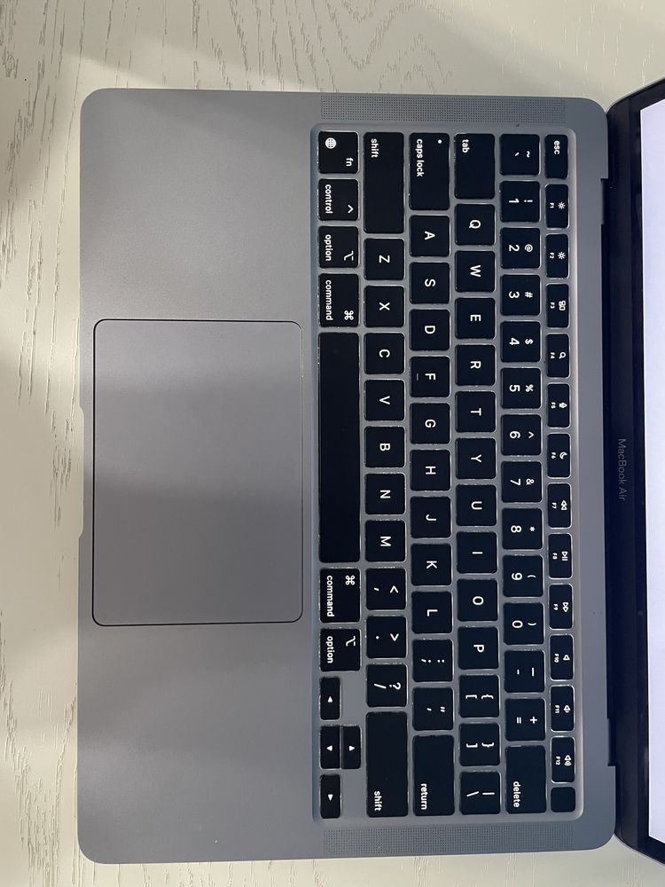 Macbook 2020 M1 8/256