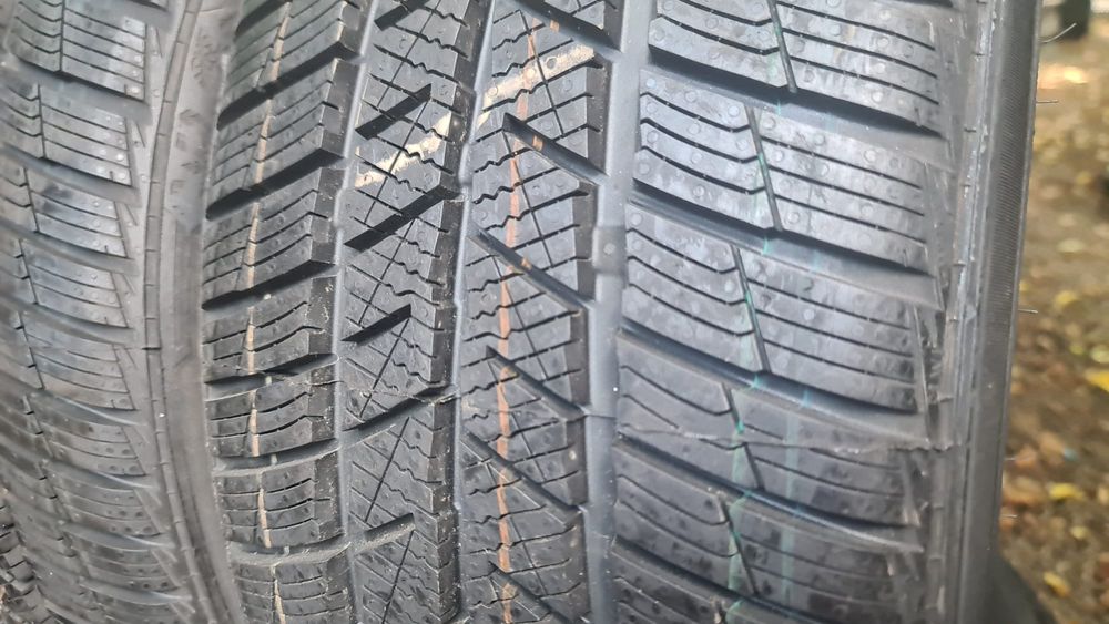 225 40 18 Barum 2 anvelope iarna noi