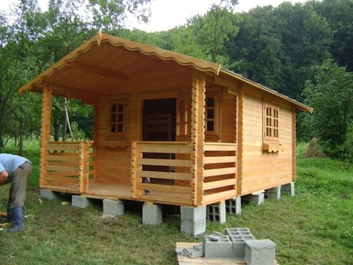 Vand Casute pe structura metalică sau cabane din lemn orice model dori