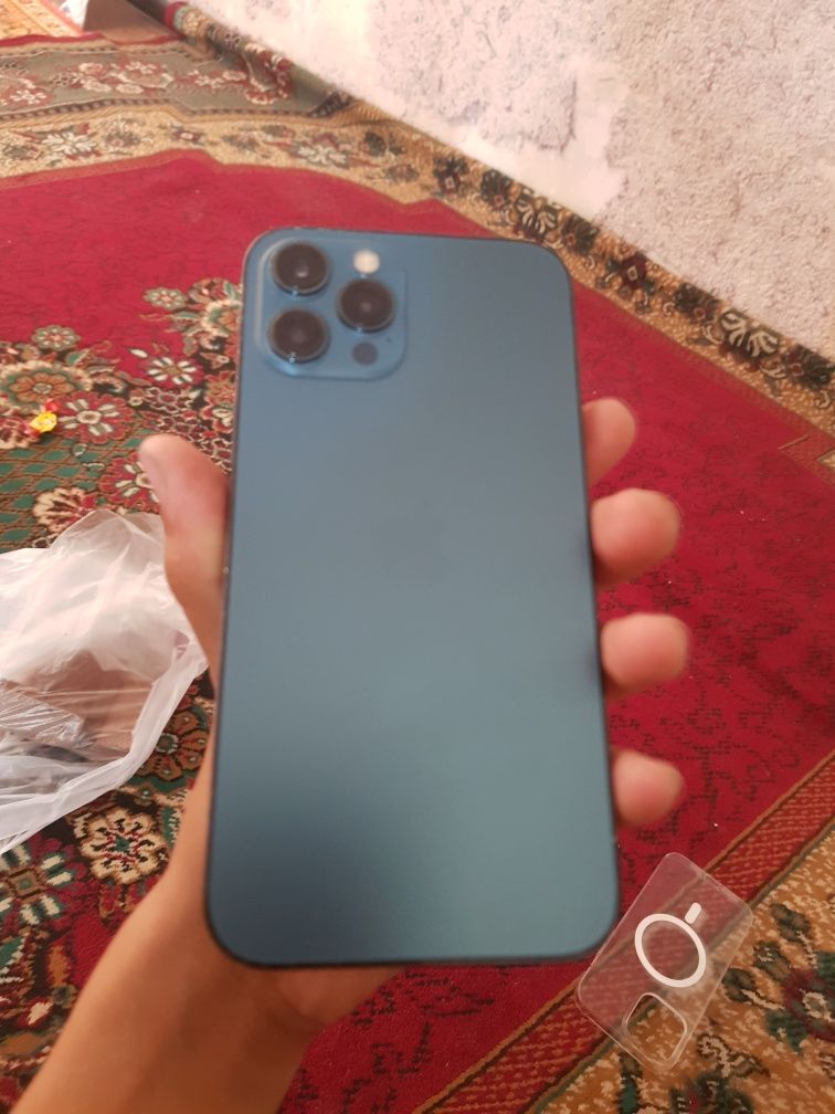 IPhone 12 Pro Max  holati tiniq holatda