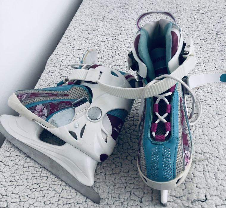 Продам коньки для девочек.