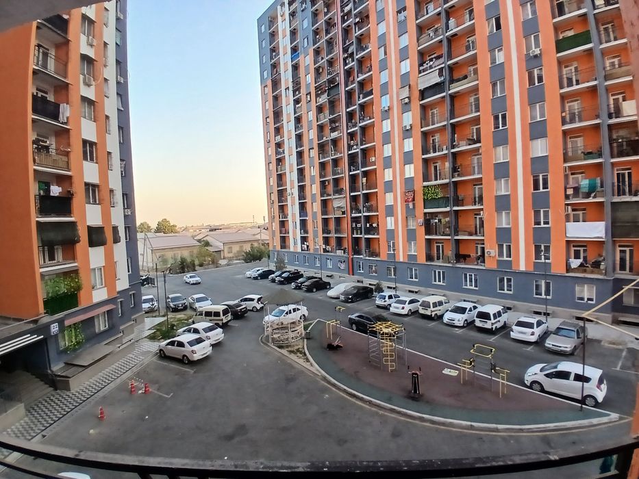 Срочно продам Бектемирский район 3 комнатная квартира 3 этаж Мусаффо М