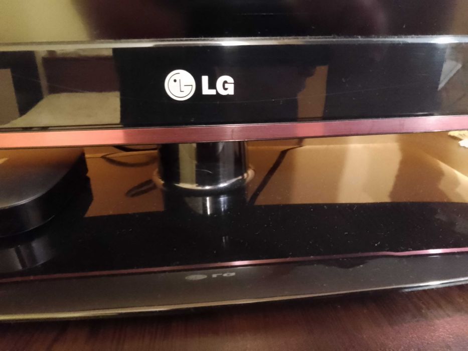 Продавам телевизор LG