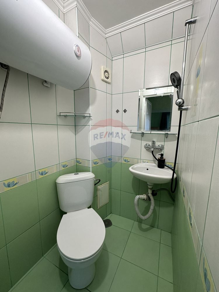 Тристаен апартамент, жк. Левски, гр. Варна В.В 3745