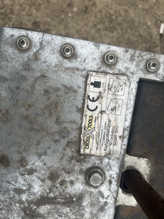 Mătură  pe benzină de Cross Tools