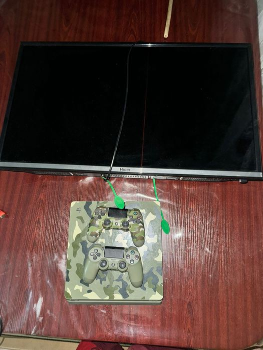 Продам PlayStation 4 slim