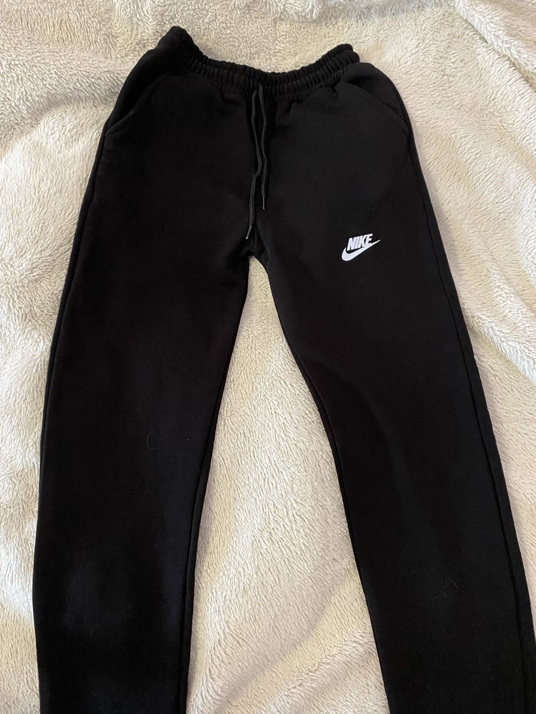 Клинове и долнища Nike