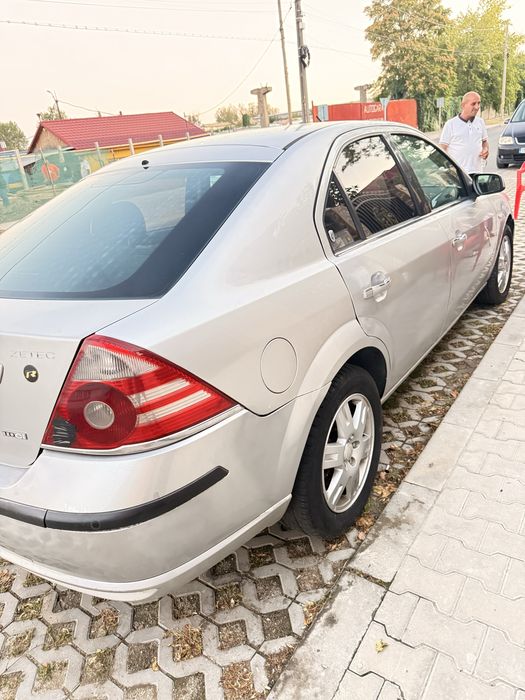 Vand masina ford mondeo