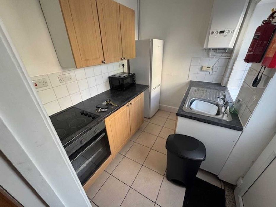 Дава се под наем Двустаен апартамент в София, Център - 64 кв.м за 397.8 € - Снимка #1