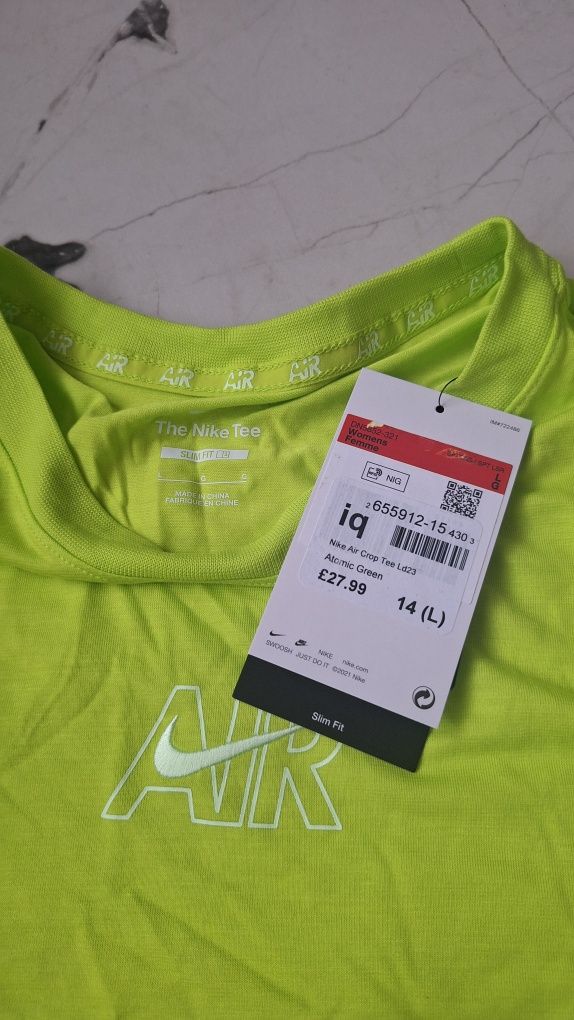 Дамска тениска Nike L,потник Yoga  S.