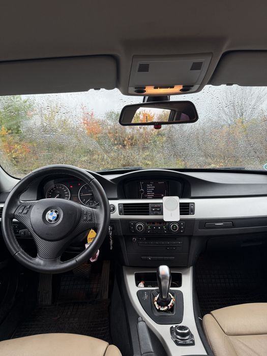 BMW E91 2010 2.0