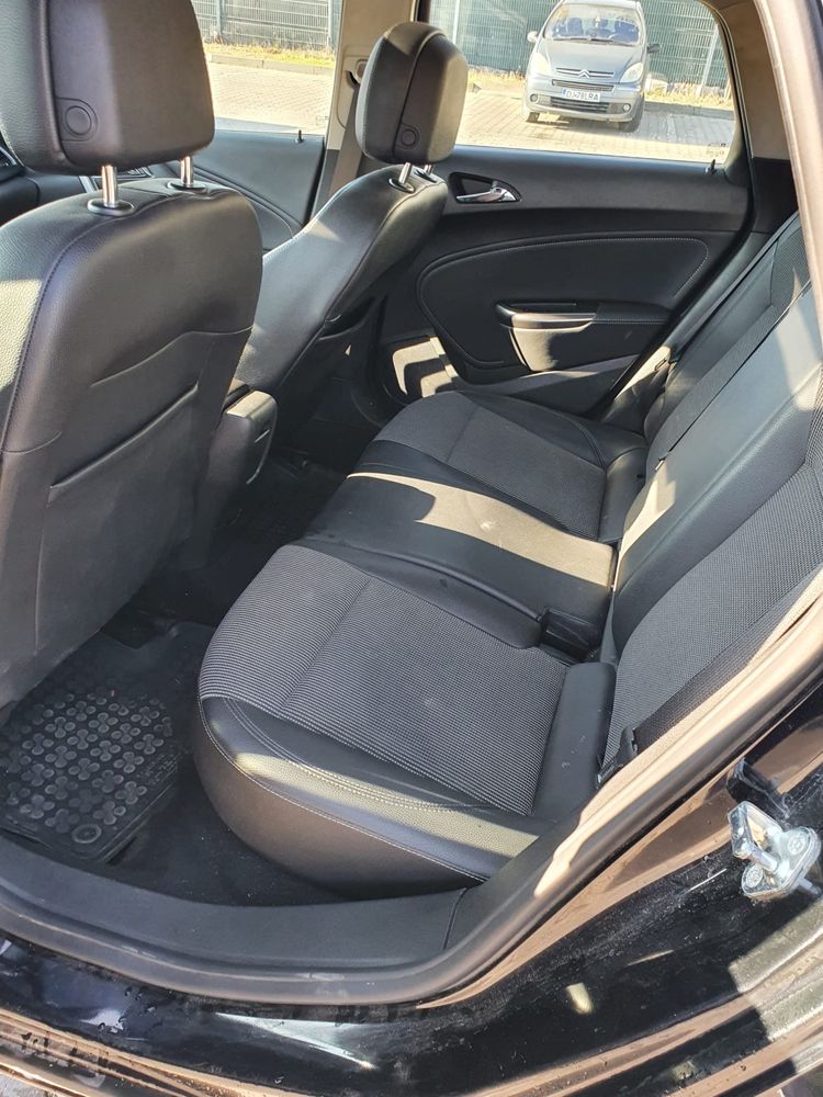 Opel astra J 2011