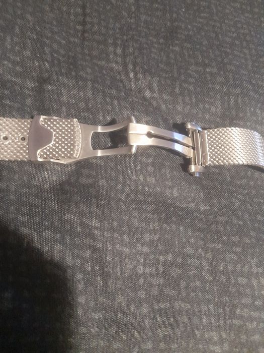 Меш верига чисто нова