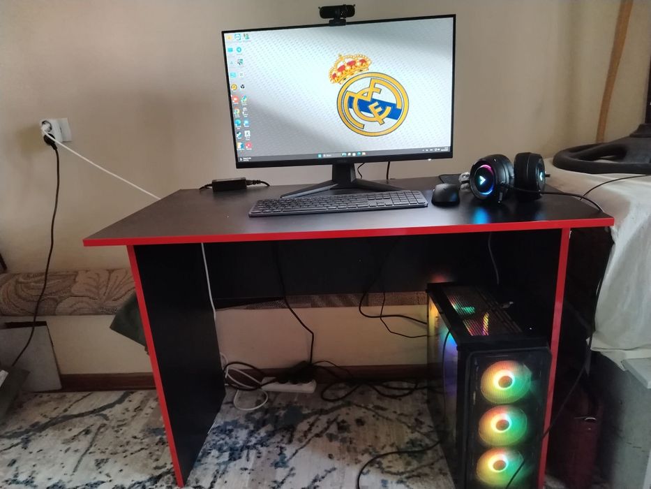 Full igravoy kompyuter sotiladi. 10mln