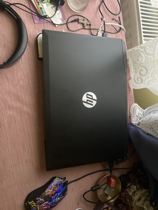 HP Pavilion Gaming 15 — i5-10300H, RTX 2060 Max-Q 6GB, 16GB RAM