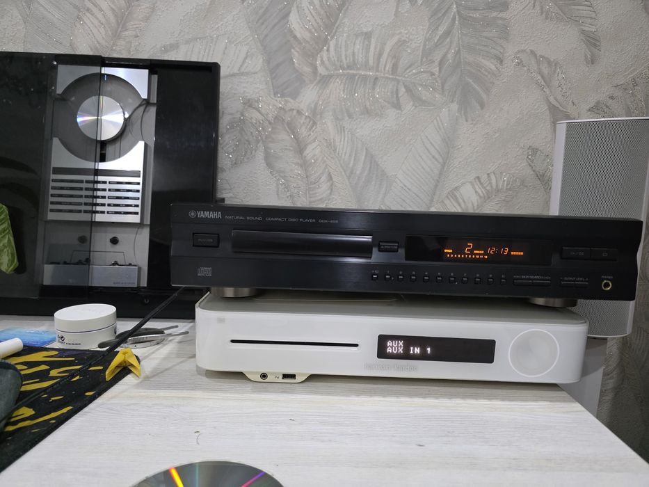 Yamaha CDX - 496 CD проигрыватель сотилади