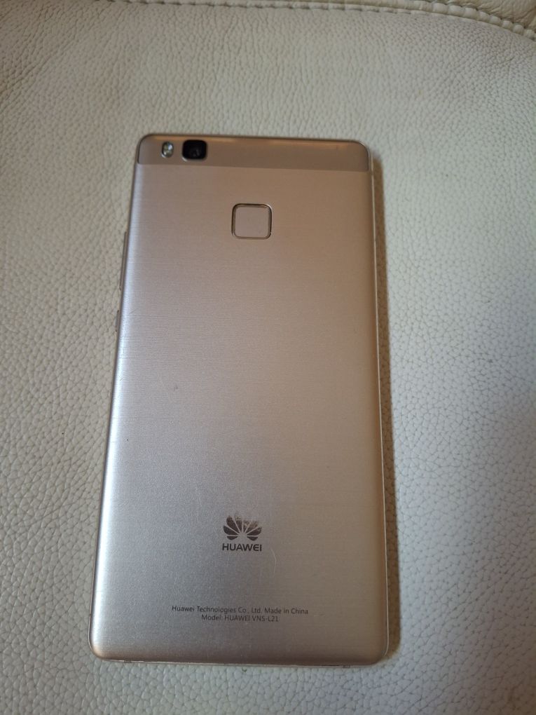 Продава Huawei P9 lite Gold