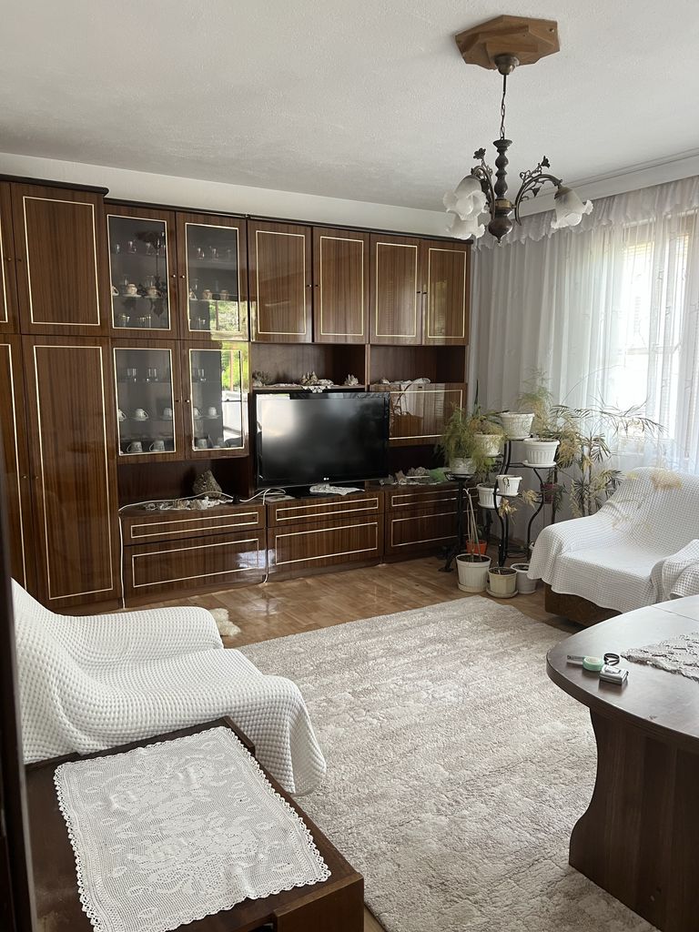 Продава се Тристаен апартамент в Асеновград - 160 кв.м за 1438 €/кв.м - Снимка #16