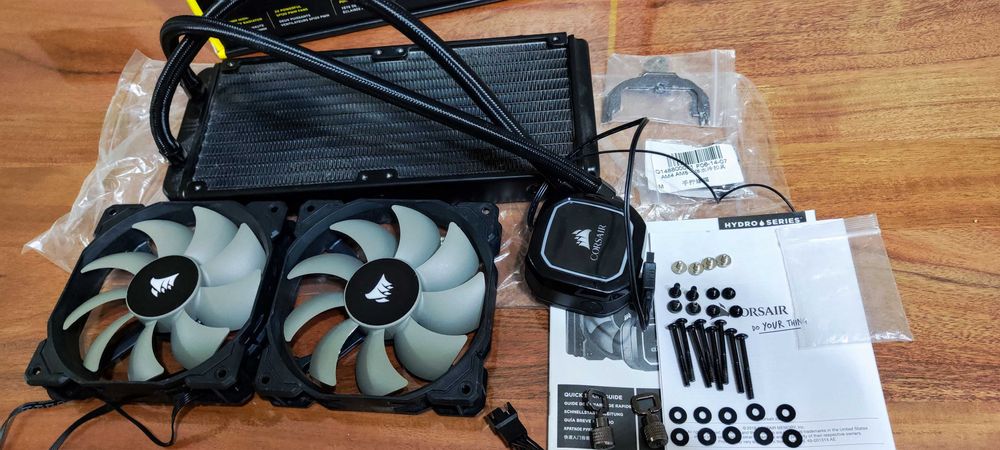 Водно охлаждане Corsair H100x за процсори AMD/INTEL