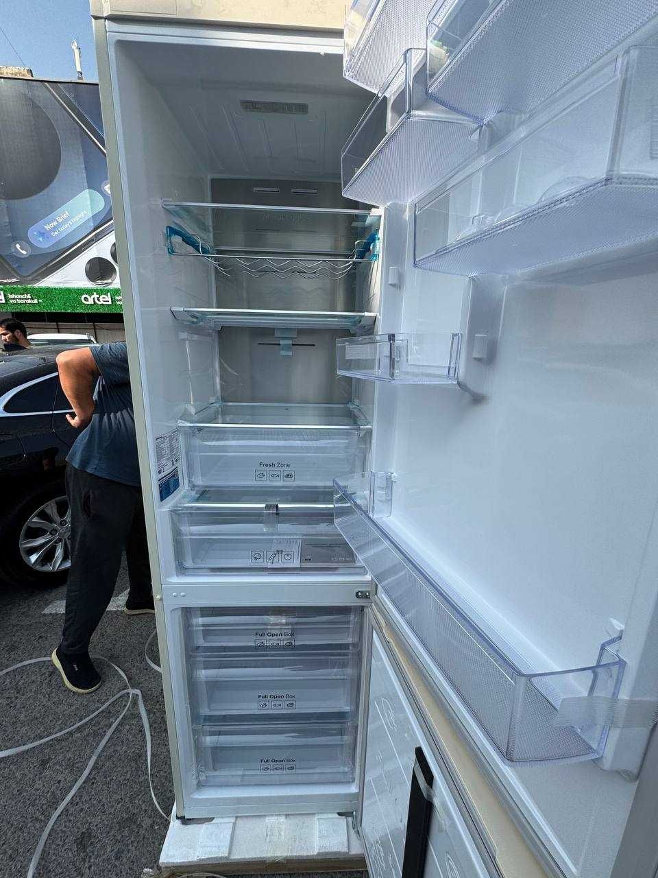 Холодильник Samsung RB37P5491EL 387L SpaceMax