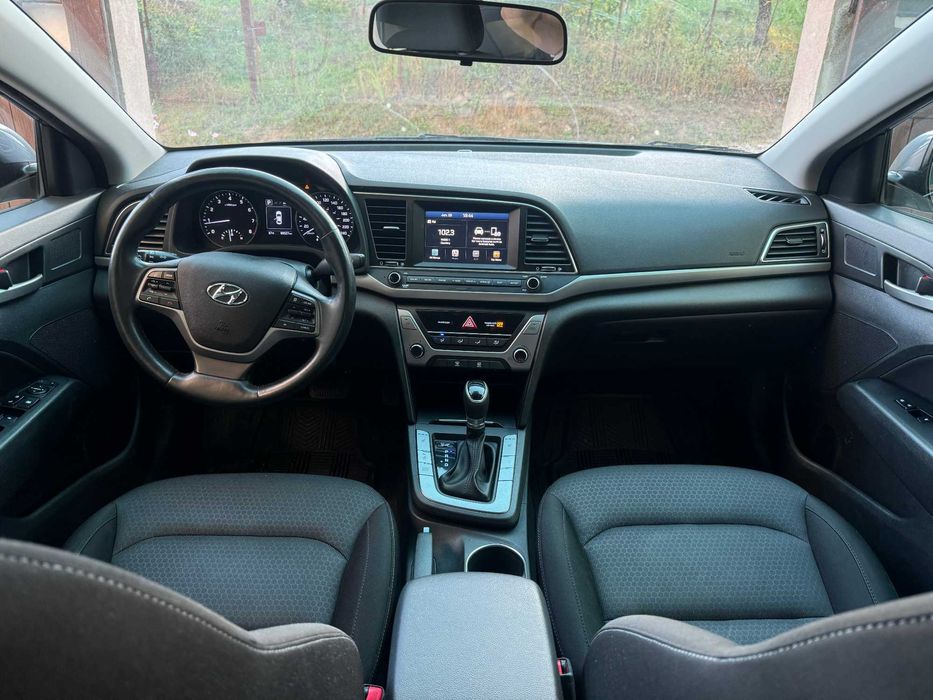 Hyundai Elantra 2.0 бензин автоматик