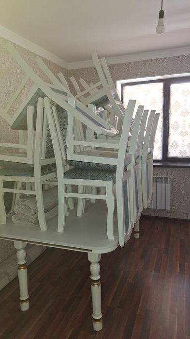 Мебель: стол, стуля