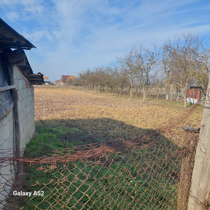 Casă de vânzare .