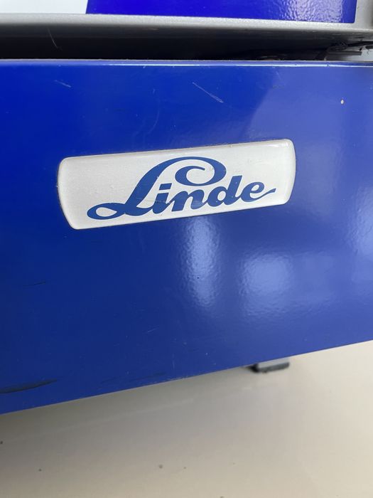 Vitrina / Frigider bauturi Redbull cu perdea aer