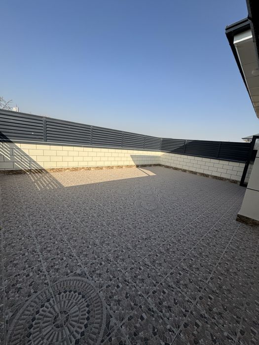 Новый дом 7 комнат, 4 с/у, терраса с возможностью бассейна — премиум