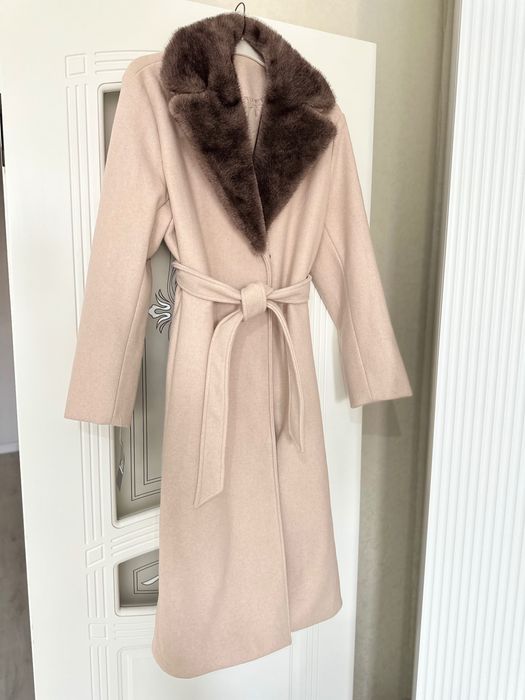 Пальто с натуральным мехом