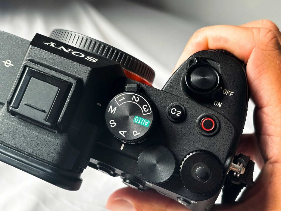 Sony A7 IV 33 мегапикселей, полный кадр 10-Bit 4:2:2