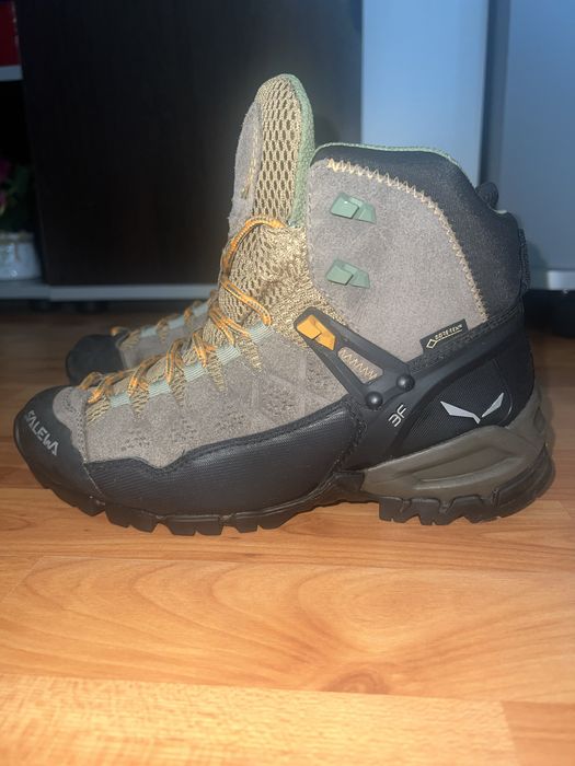 Ghete drumetie Salewa damă