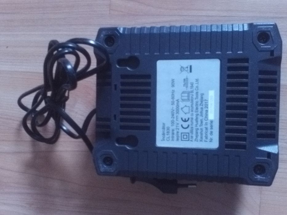 Încărcător hitek 21v 3000mA