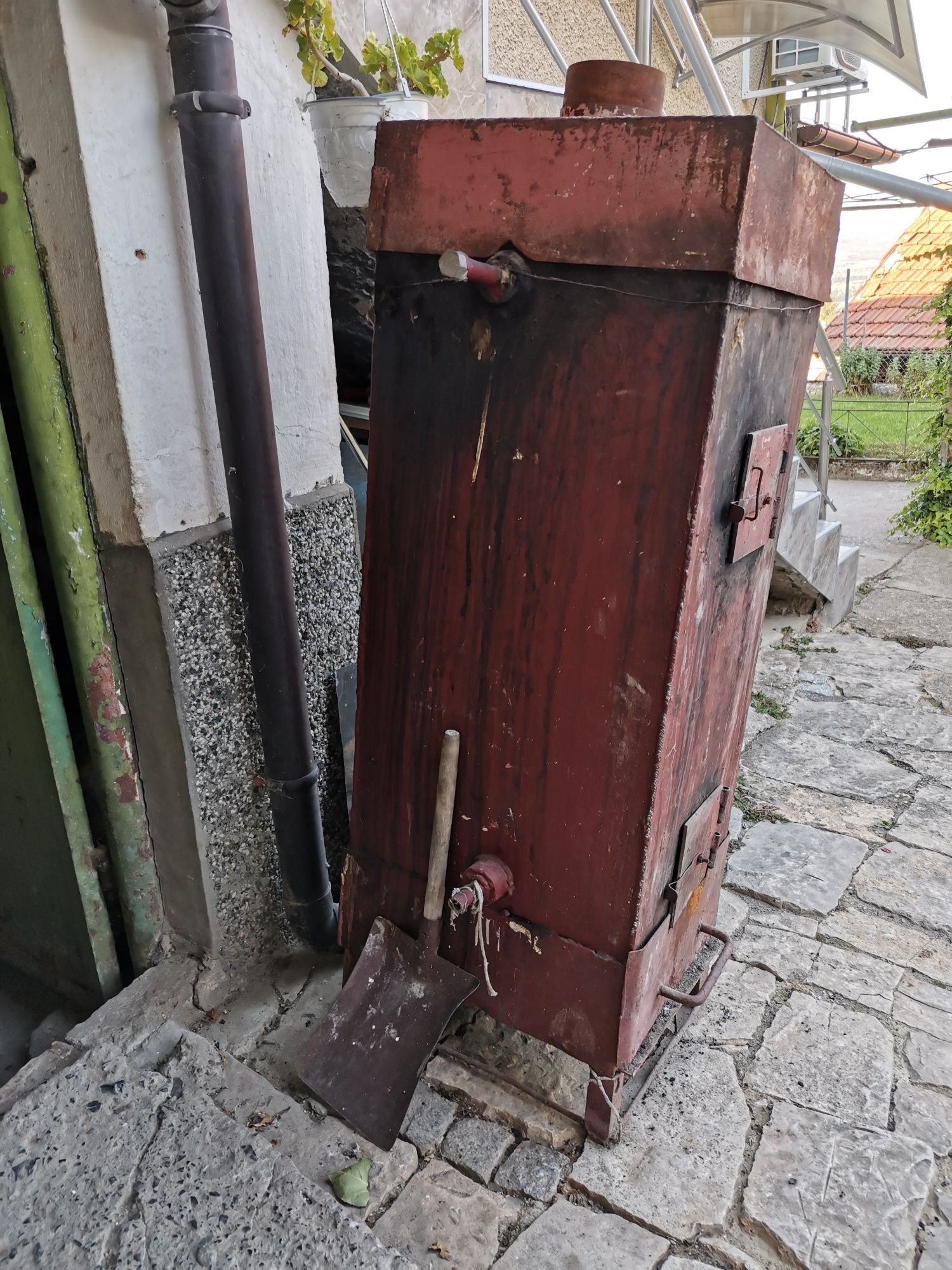 Котле на твърдо гориво НЕРЪЖДАВЕЙКА