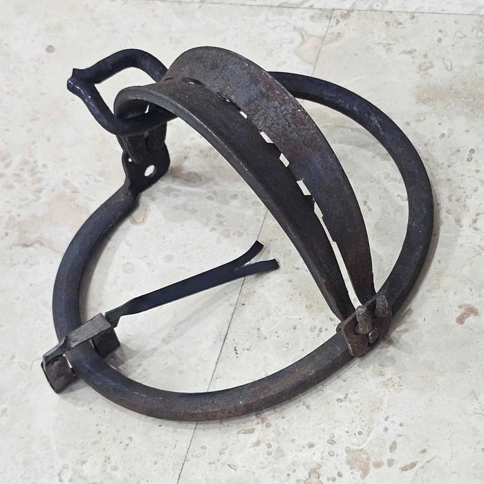 Capcana  puternica pt animale salbatitice cu sistem armare gheara 22cm
