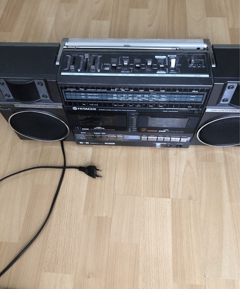 Радиокасетофон Hitachi TRK-W55E