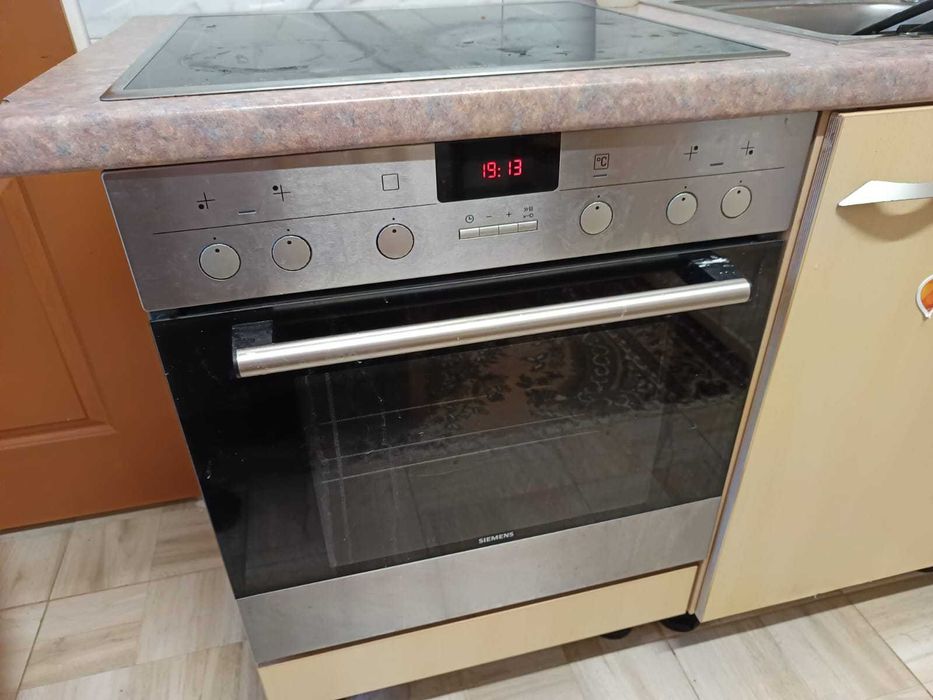 Aragaz cu cuptor electric marca Siemens