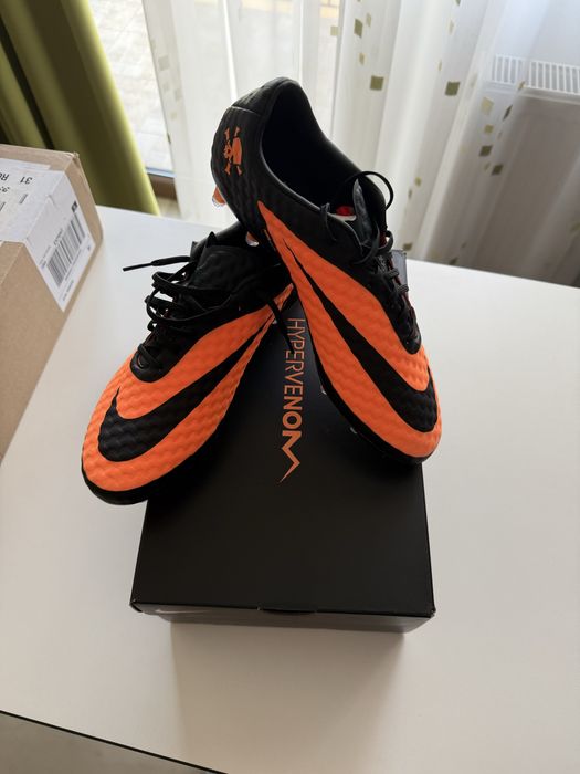 Ghete de fotbal Hypervenom