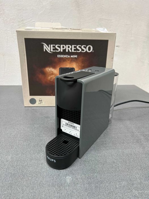 Кафемашина с капсули Nespresso by Krups Essenza Mini XN110B10 , 1260W