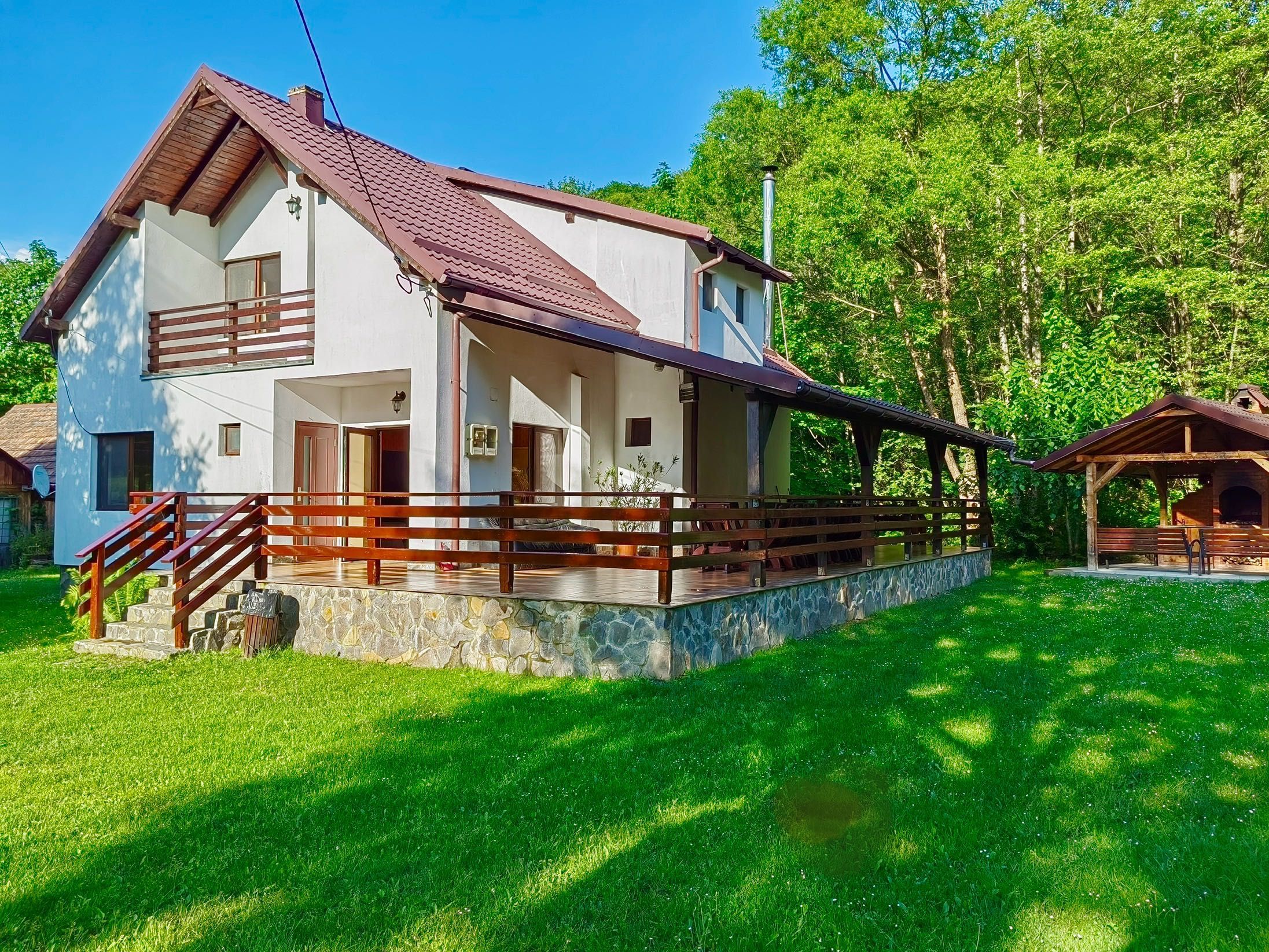Cabană de închiriat la Dejani-La poalele munților Făgăraș