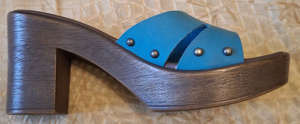 Saboți eleganti de vanzare