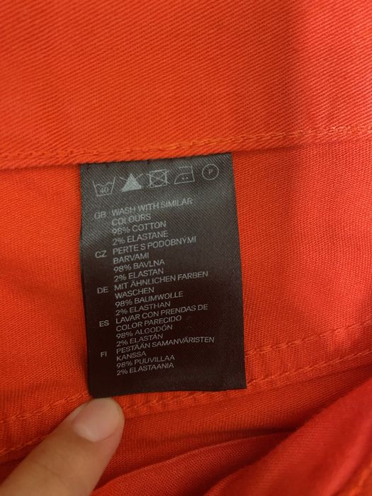 Красные джинсы для девушек