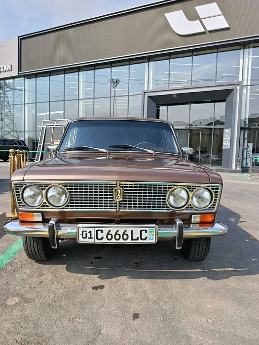 Продается ВАЗ 2103 родной деталь