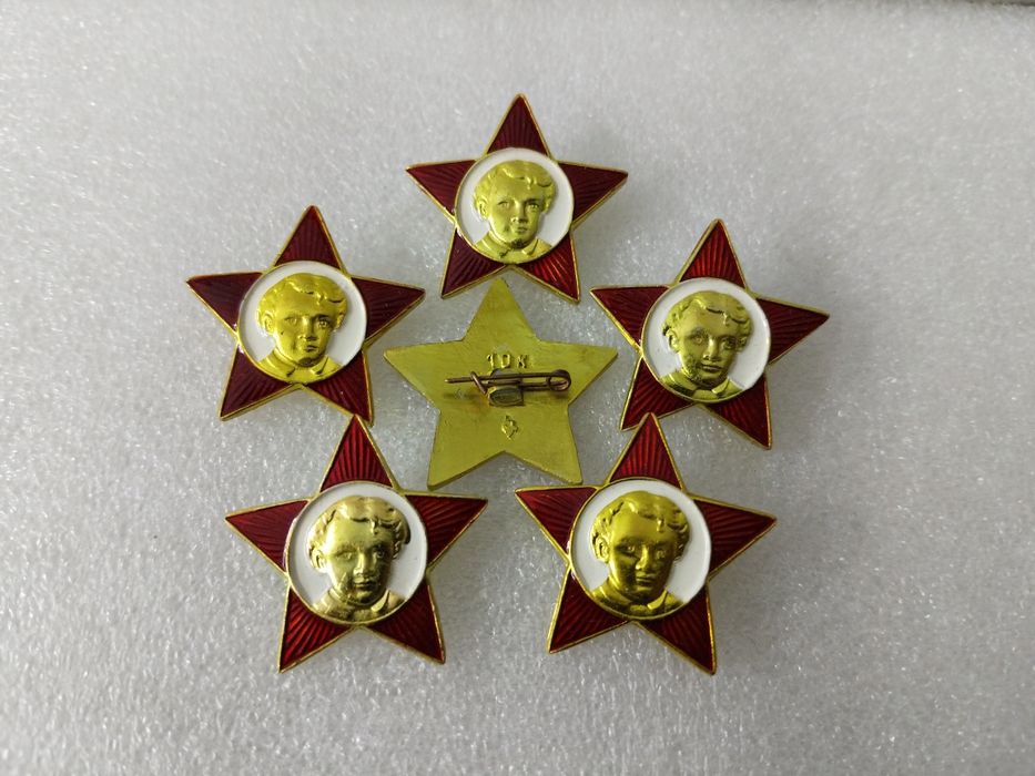 Значки октябрёнок, новые СССР.